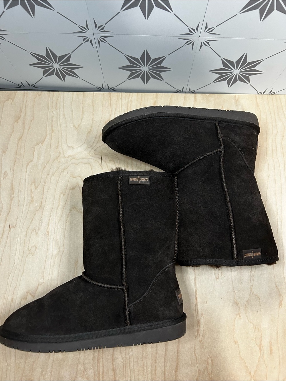 Minnetonka Brown Suede Fur Lined Boots